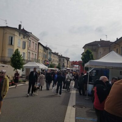allée stand foire du 8 mai