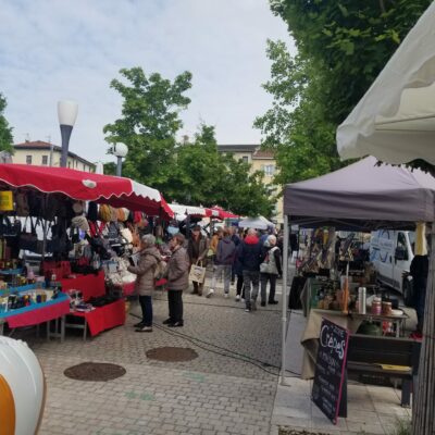 allée stand foire du 8 mai