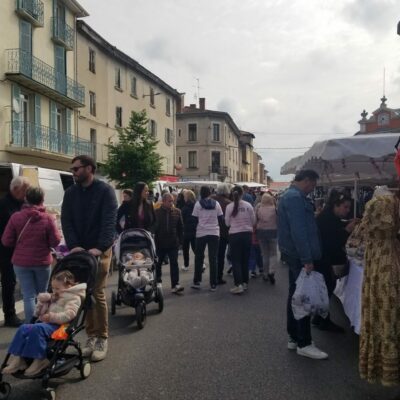 allée stand foire du 8 mai