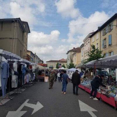 allée stand foire du 8 mai