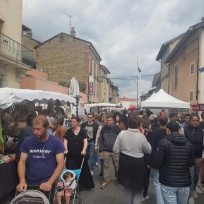 allée stand foire du 8 mai