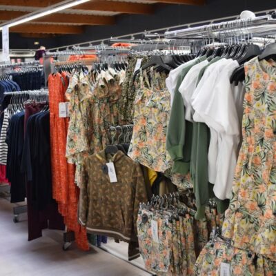 portant à vêtements femme