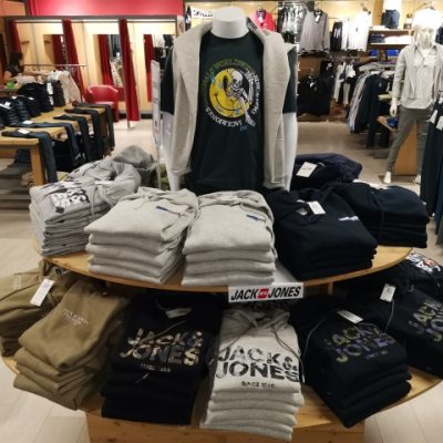 présentoir à tee-shirt homme