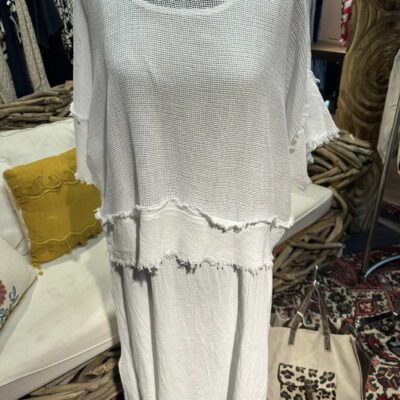 ensemble jupe et tee-shirt en lain blanc