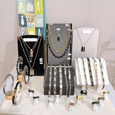vitrine bagues, bracelets et colliers en argent pour homme
