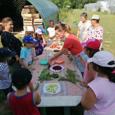 Atelier fruits et légumes avec des enfants