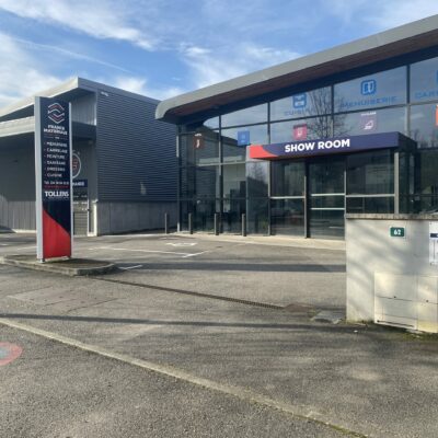 Devanture du showroom de SMB