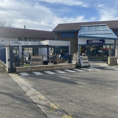devanture du magasin de SMB