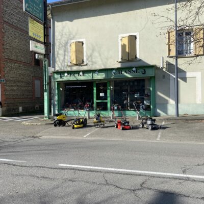 devanture espace motoculture armurerie Perouze