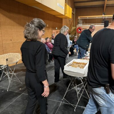 repas de fin de première journée aves les exposants et les commerçants
